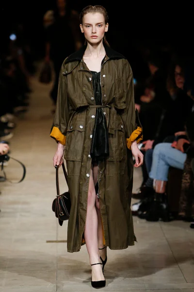 Look 34